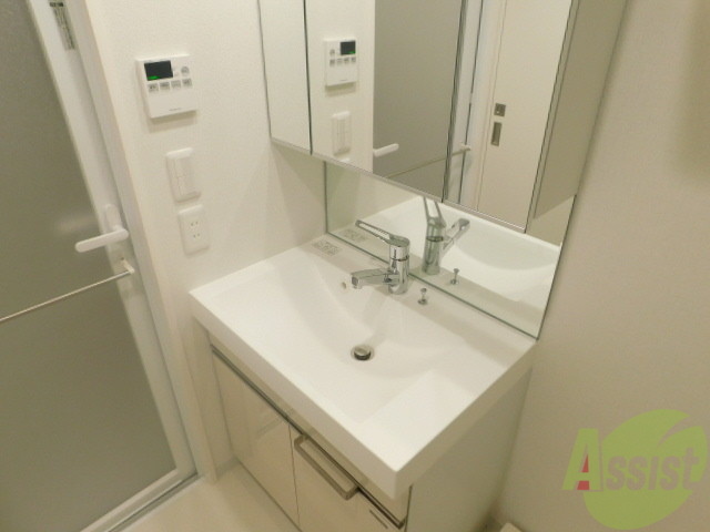 洗面設備　写真は同建物別の０２号室タイプの写真です。