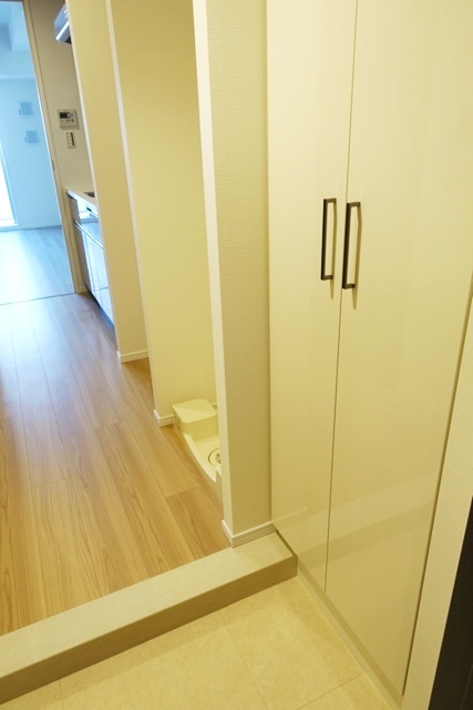 玄関　※写真は同タイプ住戸です。