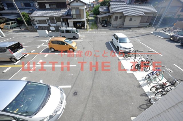 駐車場　車をお持ちの方に嬉しい駐車場付きの物件です