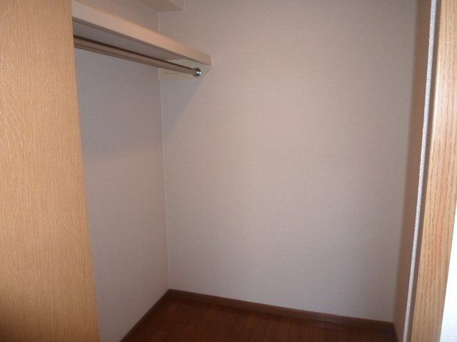 収納　ウォークインクローゼットの内部です。