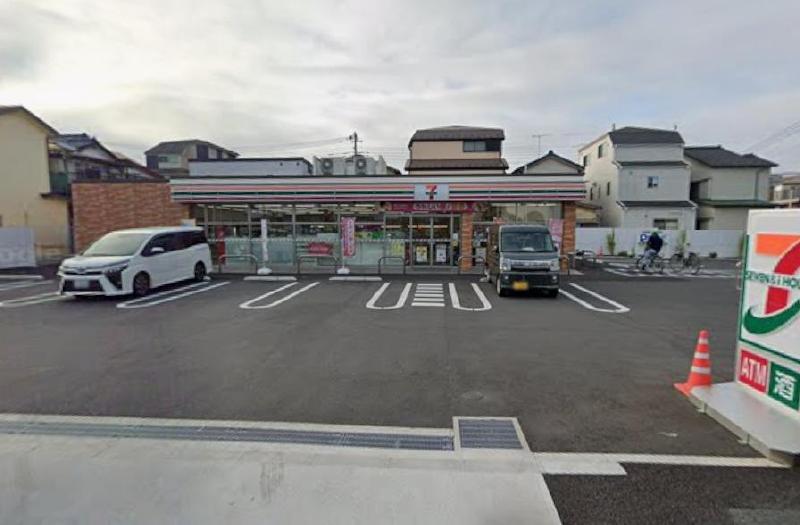 コンビニ　セブン-イレブン 足立辰沼２丁目店（コンビニ）まで100m