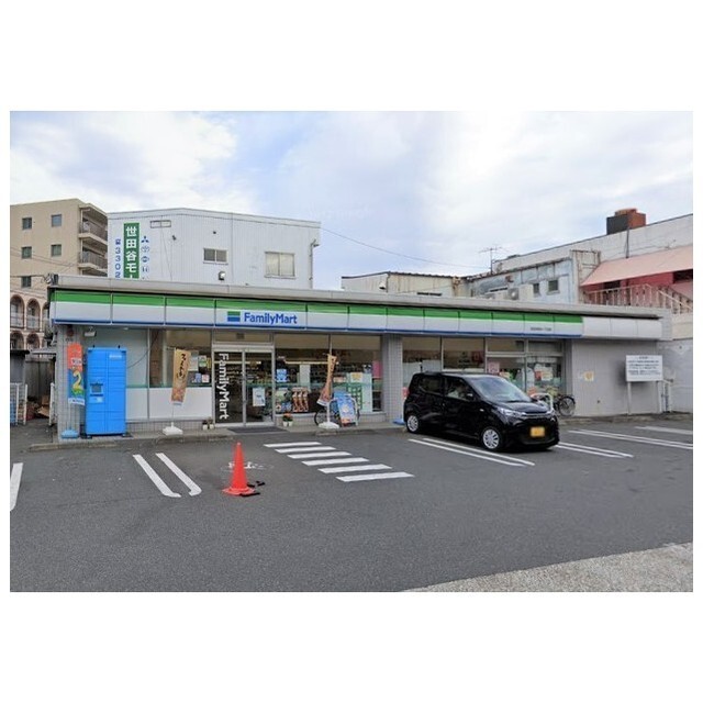 コンビニ　ファミリーマート　世田谷粕谷一丁目店（コンビニ）まで100m