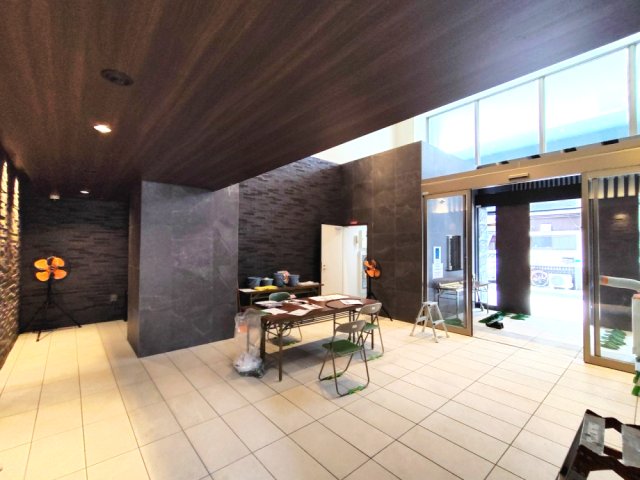 エントランス　施工中