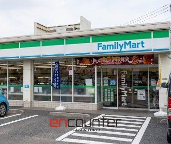 コンビニ　ファミリーマート平和台環八通り店（コンビニ）まで70m