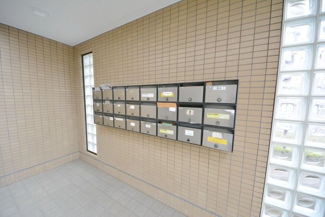 ロビー　★集合ポスト★
