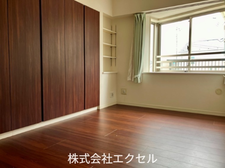 その他部屋・スペース　こちらのお部屋、クローゼットが3箇所あります。