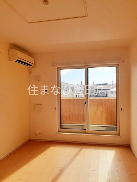 居室・リビング　同型別部屋写真