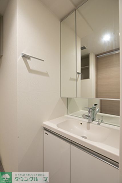 洗面設備　※写真は同タイプ住戸です。