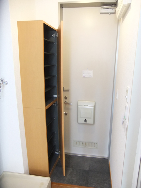 玄関　別部屋写真