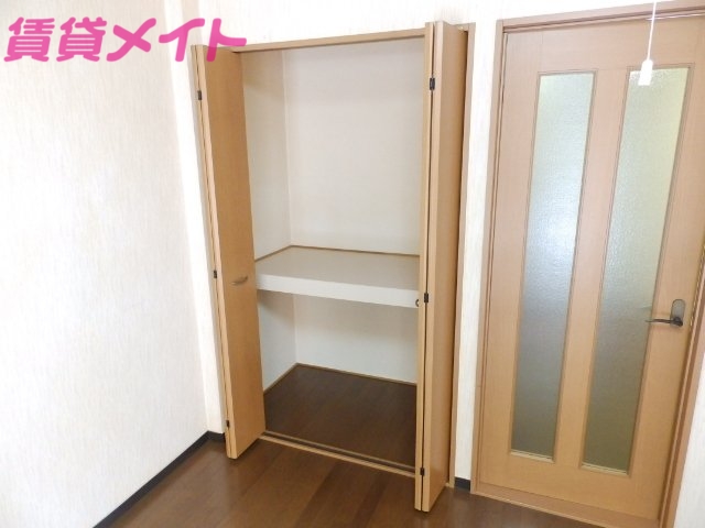 収納　同物件別部屋の写真