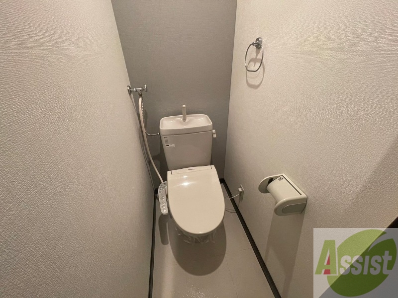 トイレ　こちらはトイレです。清潔感があり、安心して使用できます。