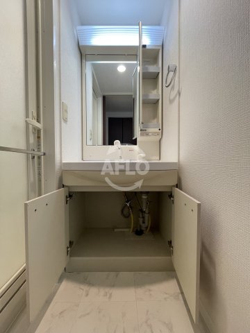 洗面設備　レジディア靭公園　独立洗面台