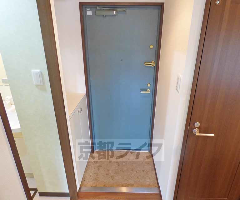 玄関　玄関です。