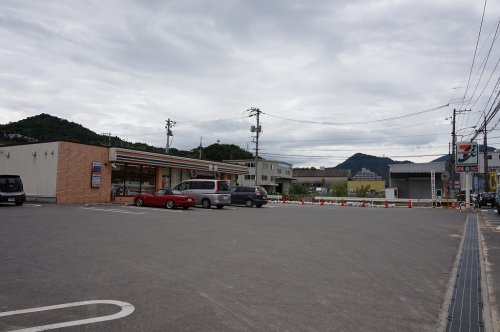 コンビニ　セブン-イレブン 広島祇園８丁目店（コンビニ）まで396m