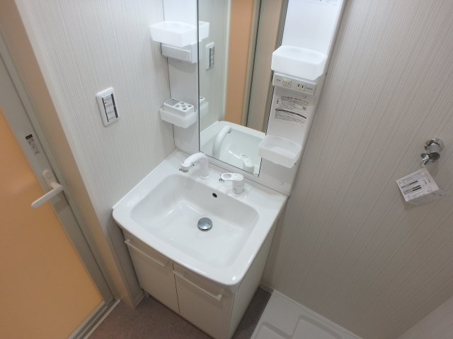 洗面設備　コンパクトで使いやすい洗面所