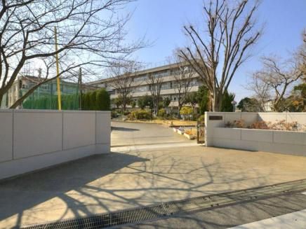 中学校　蕨市立第二中学校（中学校）まで716m