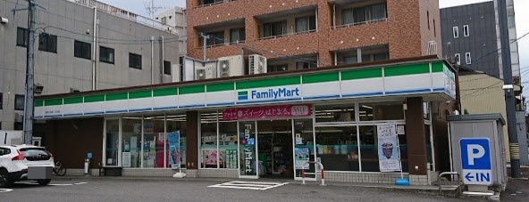 コンビニ　ファミリーマート 昭和広見町二丁目店（コンビニ）まで907m