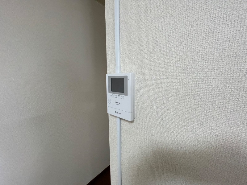 セキュリティ　ＴＶモニター付インターホンです。来客者の顔が見えるので安心！