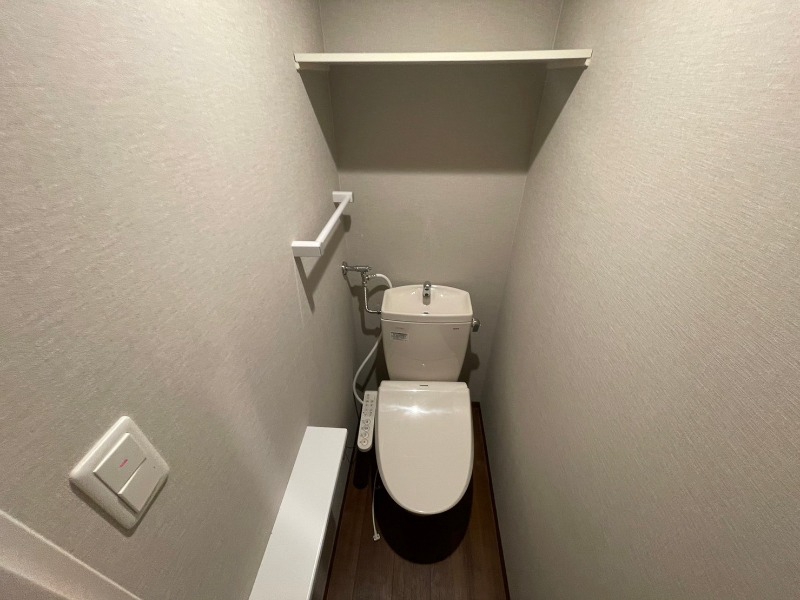 トイレ　こちらはトイレです。清潔感があり、安心して使用できます。
