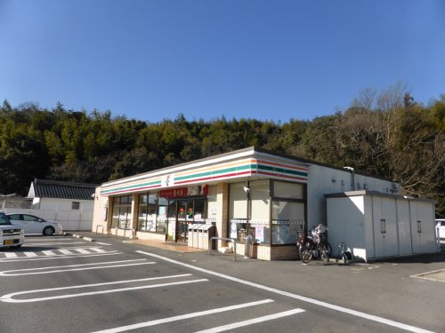コンビニ　セブンイレブン宮島町店（コンビニ）まで646m