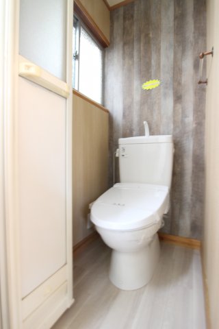 舞子台1丁目戸建のトイレ写真
