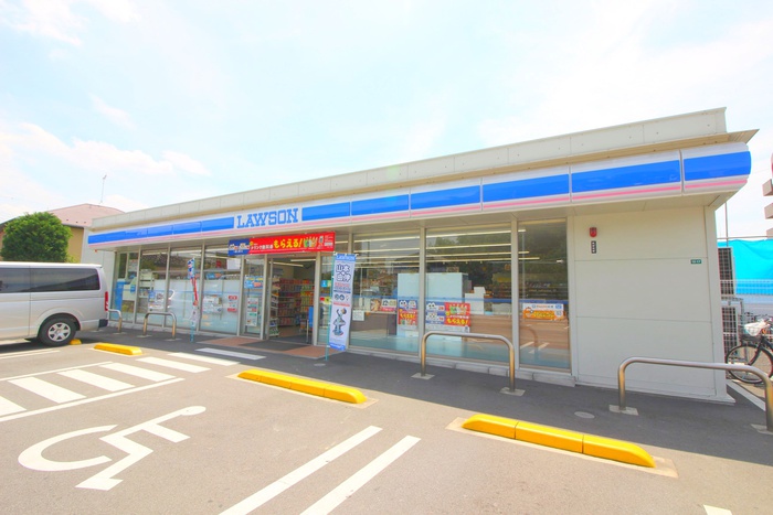 コンビニ　ローソン北浦和一丁目店（コンビニ）まで160m