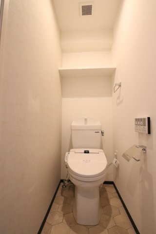 トイレ　落ち着いたトイレです