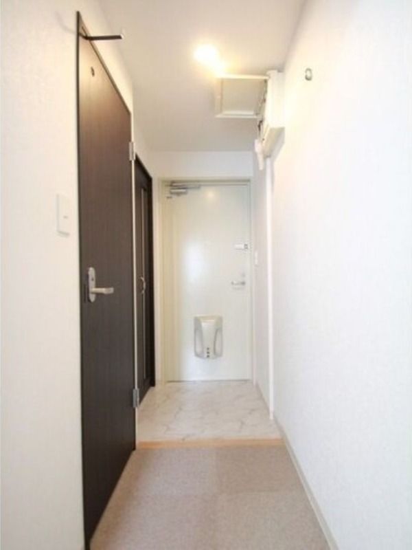 玄関　２号室タイプのお部屋写真となります！