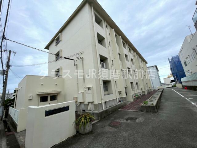 建物外観　４階建てマンション