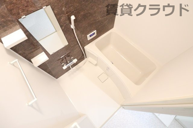 バス・シャワールーム　追炊き・浴室乾燥機付き！きれいなお風呂は長風呂しちゃいそう！