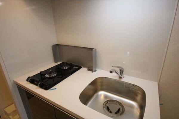 キッチン　※写真は同じマンションの違う部屋のものになります。