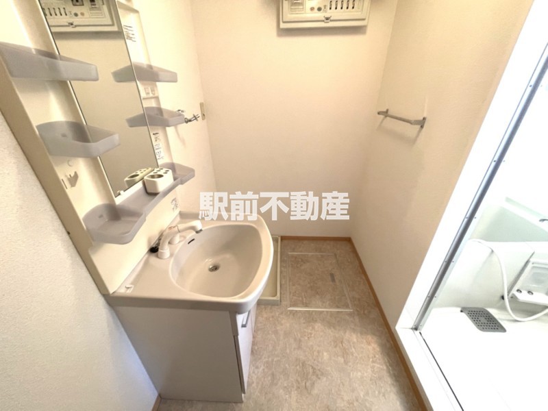 洗面設備　独立洗面所です