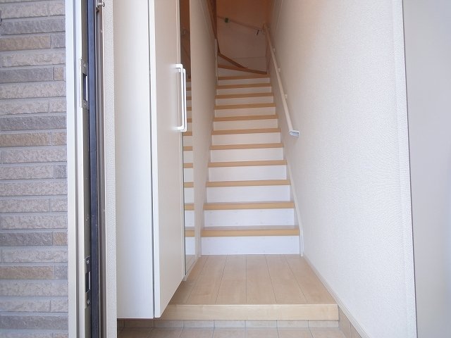 玄関　落ち着いた玄関です