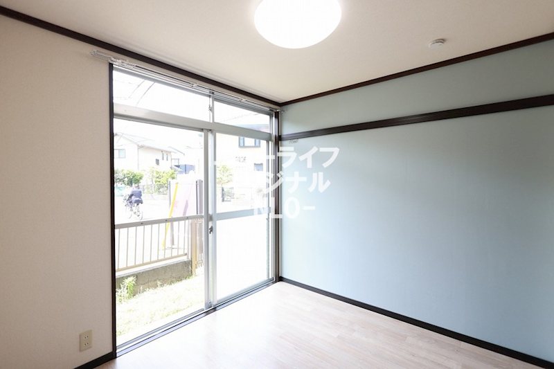 その他　南側洋室3.8帖！アクセントクロスが特徴のお部屋です！