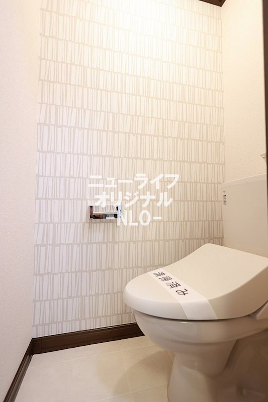 トイレ　あると嬉しい温水洗浄便座付き♪