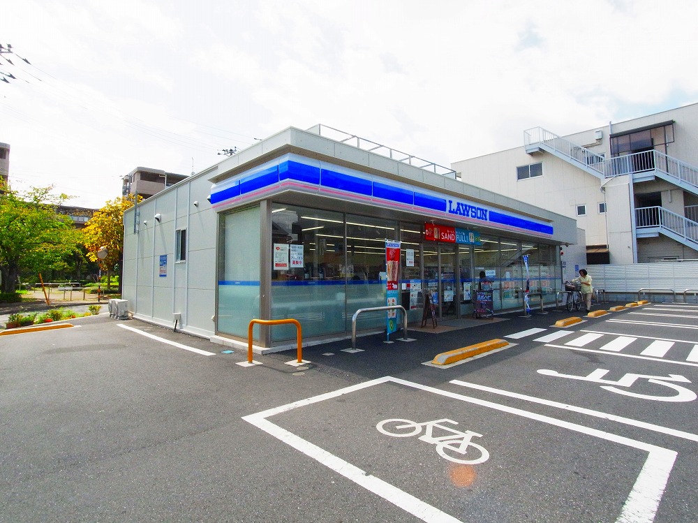 コンビニ　ローソン 足立六月一丁目店（コンビニ）まで510m