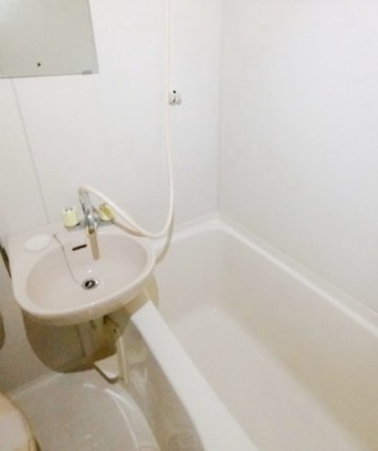 バス・シャワールーム　別部屋参考写真。