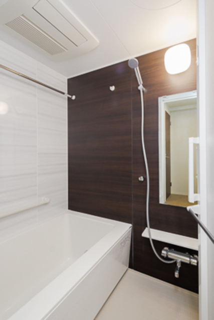 バス・シャワールーム　※写真は同タイプ住戸です。