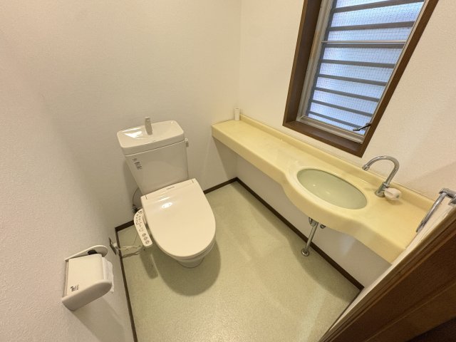 新神戸H.Holdingsビルのトイレ写真