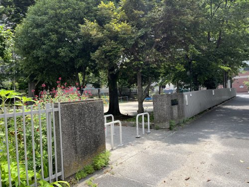 公園　谷津公園（公園）まで782m