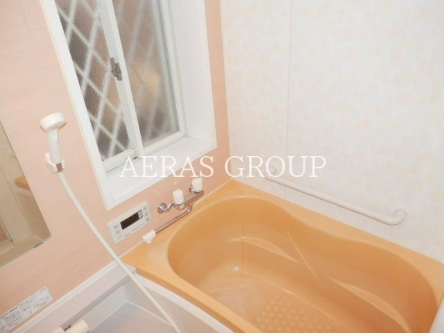貸戸建てジュウタクの風呂写真