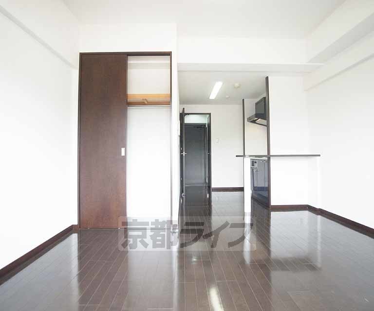 居室・リビング　カウンターキッチン付のお部屋です