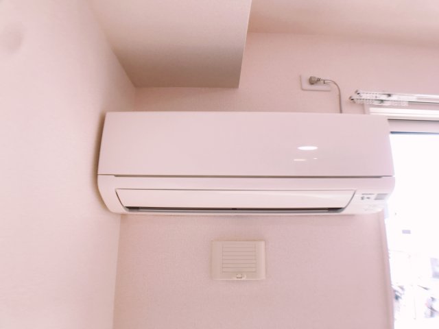 その他設備　室内洗濯機置場・備え付け棚付き