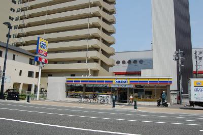 コンビニ　ミニストップ（コンビニ）まで210m