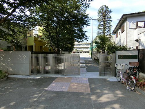 小学校　三鷹市立高山小学校（小学校）まで1320m
