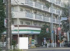 コンビニ　ファミリーマート みのてつ彩紅橋店（コンビニ）まで103m