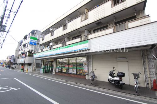 コンビニ　ファミリーマート（コンビニ）まで999m