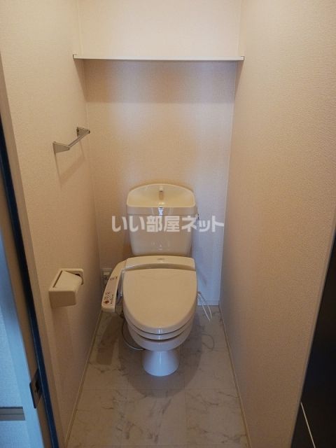 メゾン エスターブレのトイレ写真