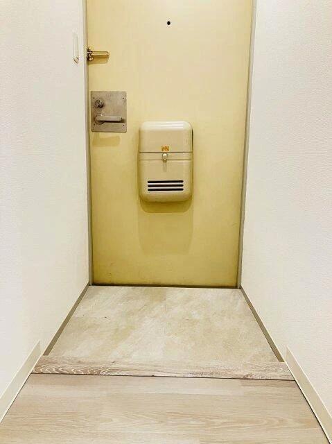 ＪＲ中央線 東中野駅 徒歩9分 5階建 築32年の玄関写真