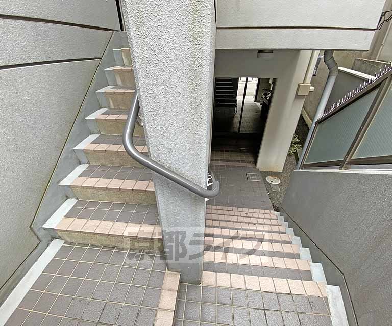 地下鉄烏丸線 北大路駅 徒歩9分 2階建 築18年の外観写真